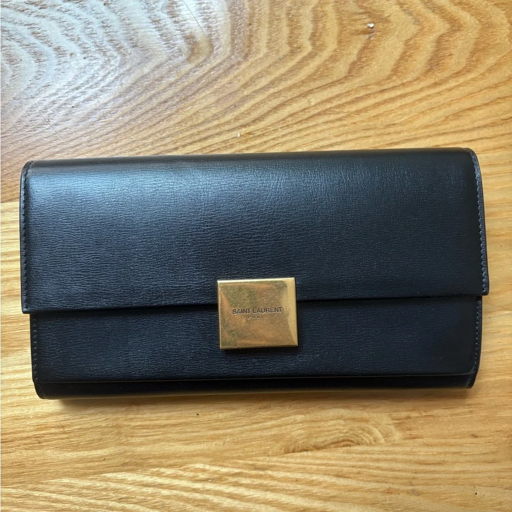 🚫SOLD🚫 SAINT LAURENT Calfskin Bellechasse Flap Clutch Wallet - Picture 2 of 10